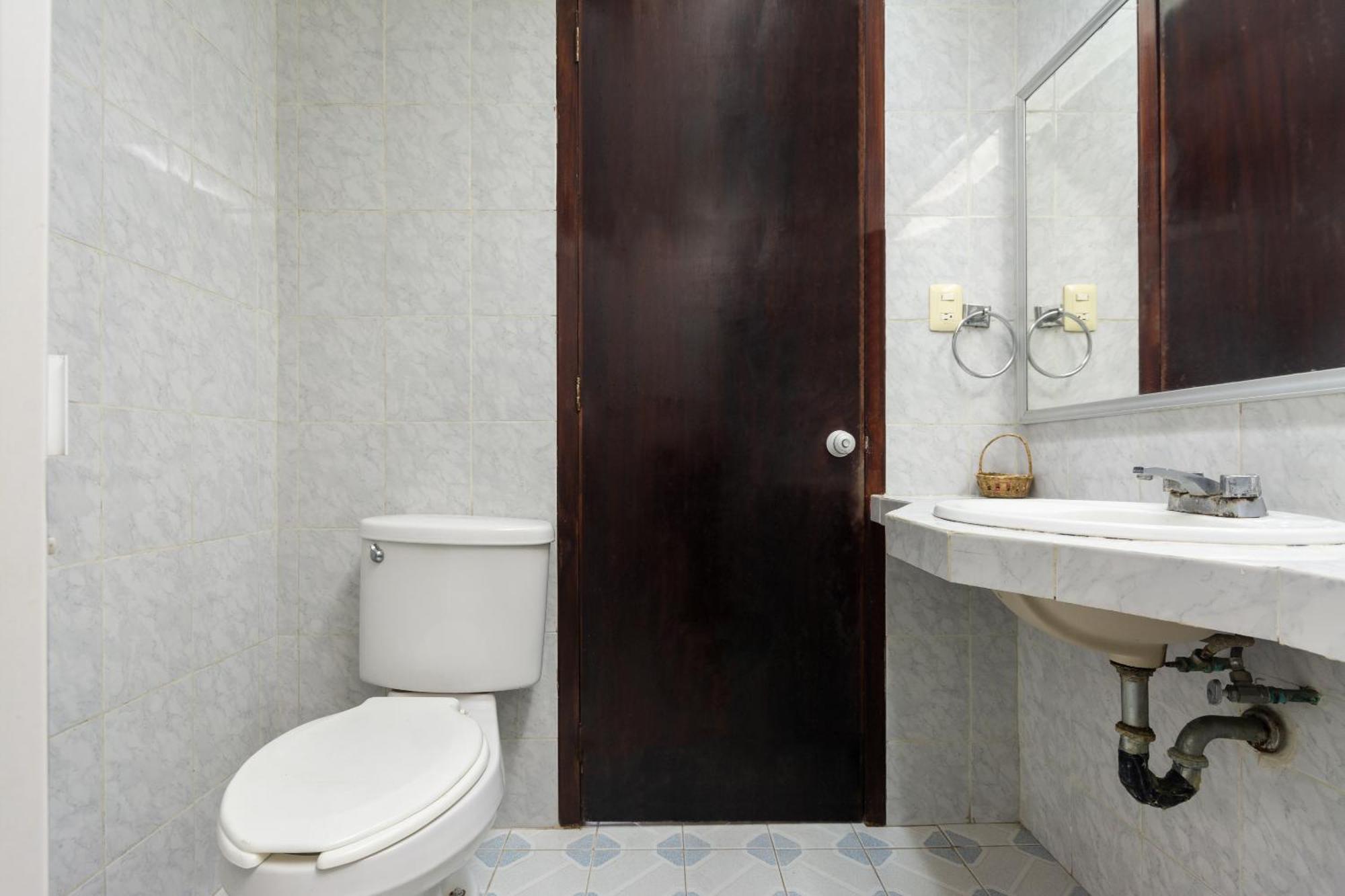 Hotel Oyo Casa Blanca