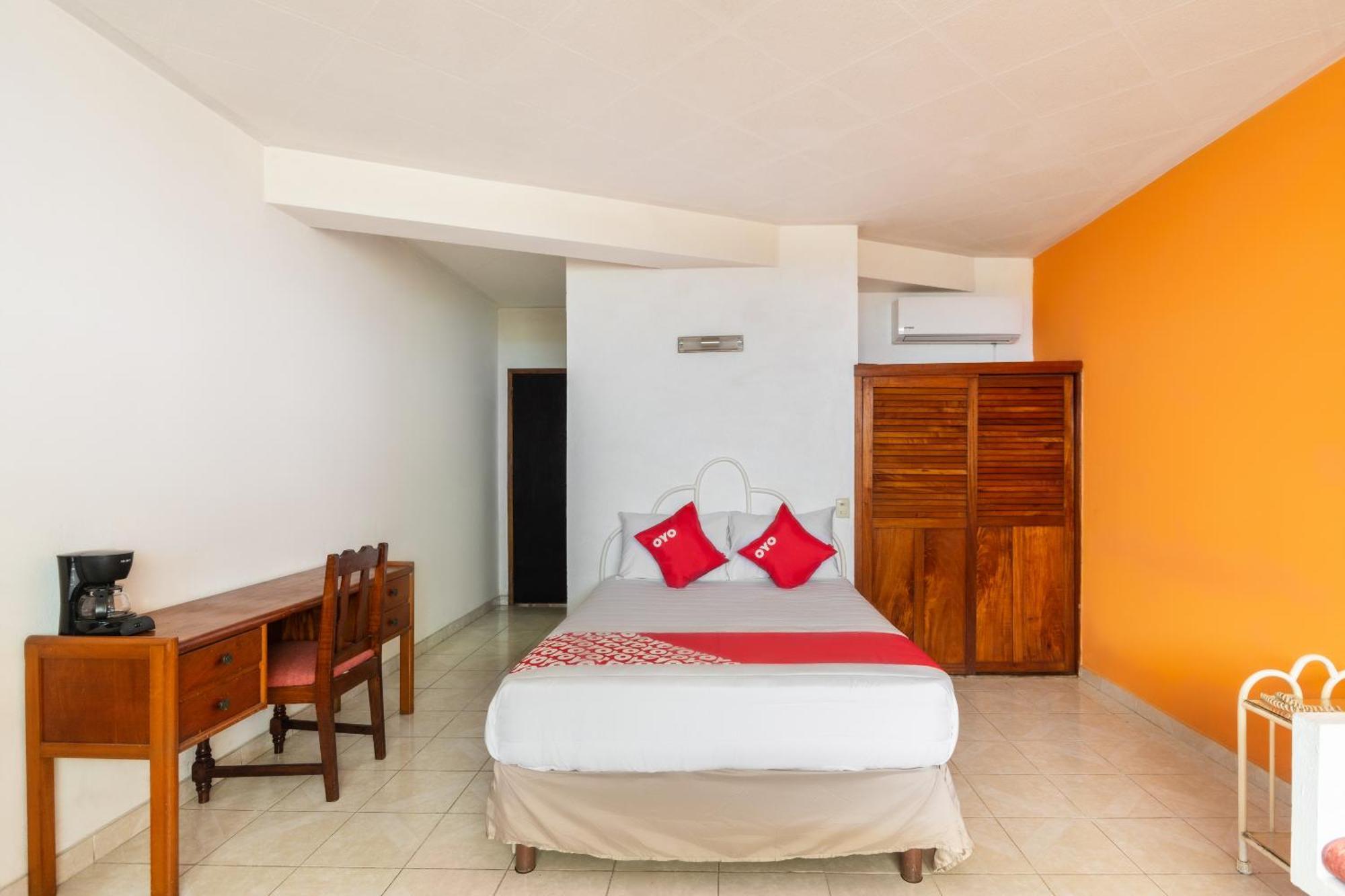 Hotel Oyo Casa Blanca 2*