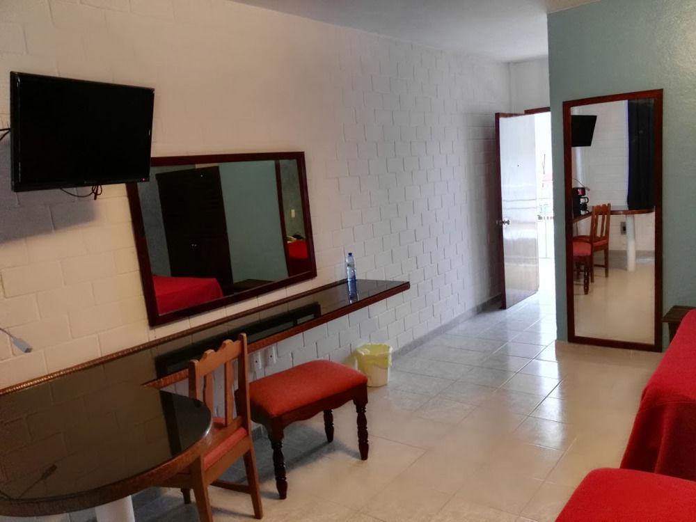 Oyo Casa Blanca Hotel 2*