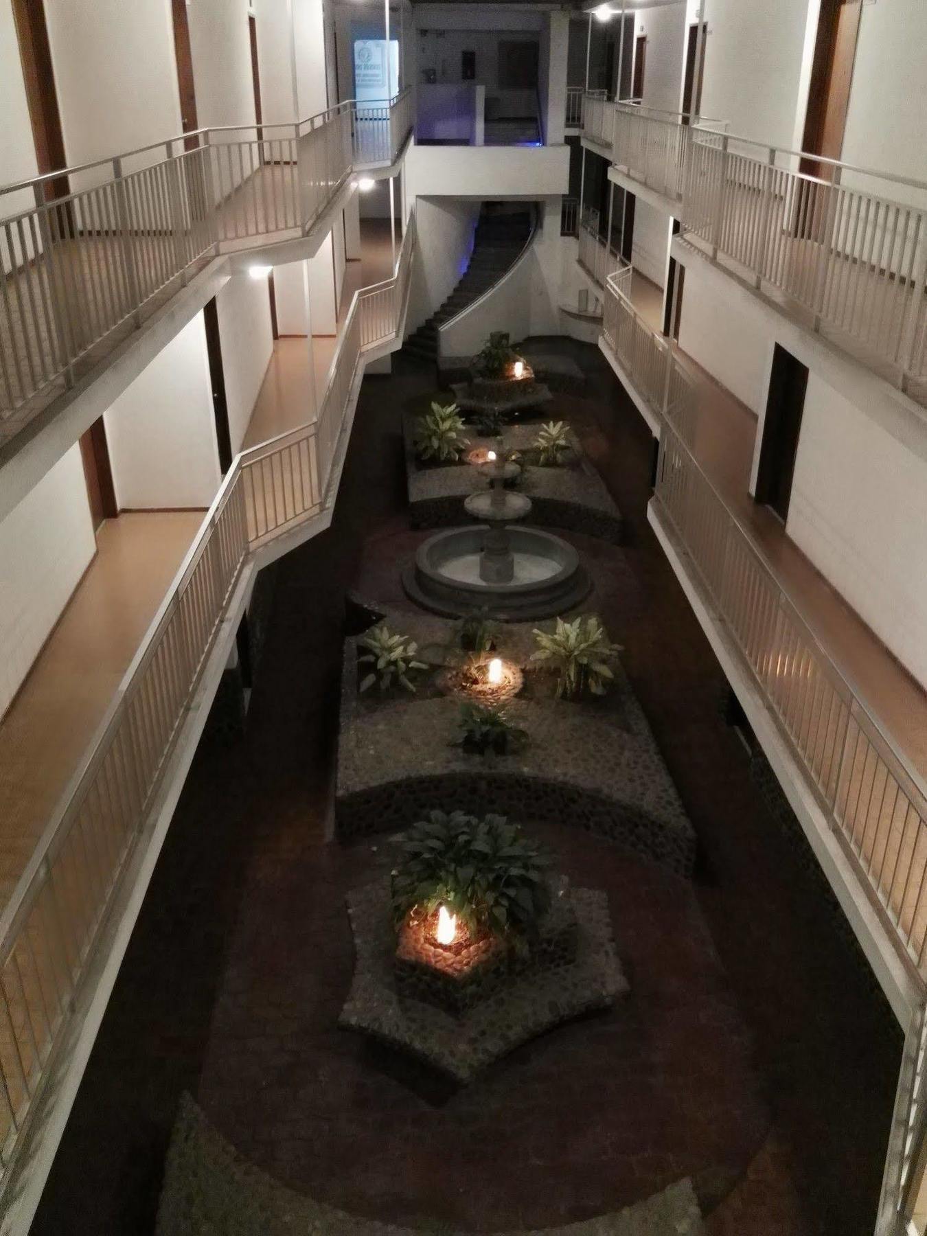 Hotel Oyo Casa Blanca 2*