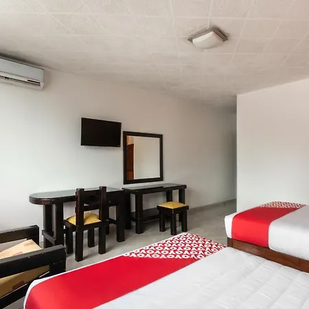 Oyo Hotel Casa Blanca Martínez de La Torre Extérieur photo
