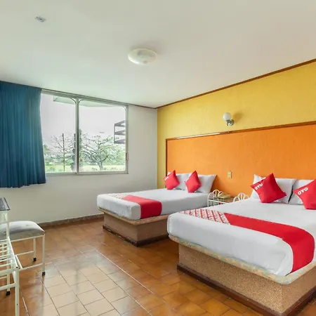 Oyo Hotel Casa Blanca Martínez de La Torre Extérieur photo