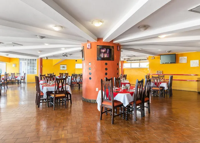 Oyo Hotel Casa Blanca