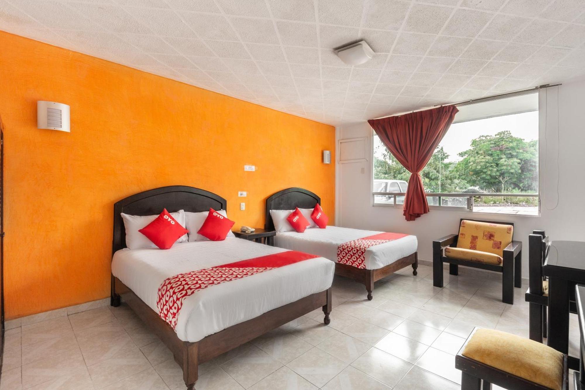 Hotel Oyo Casa Blanca Martínez de La Torre