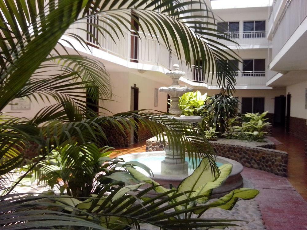 Oyo Casa Blanca Hotel